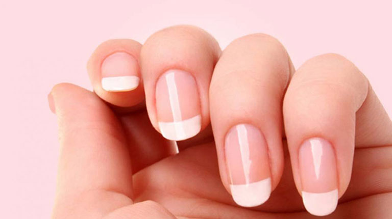 Manicura con esmaltado permanente